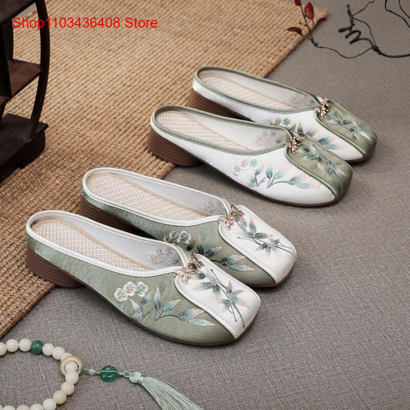 New Ethnic Fashion - รองเท้าแตะปักลายใหม่สำหรับใส่ในบ้าน รองเท้าผ้าสำหรับผู้หญิง สไตล์แฟชั่นพื้นเมืองและลายปักแบบชาติพันธุ์