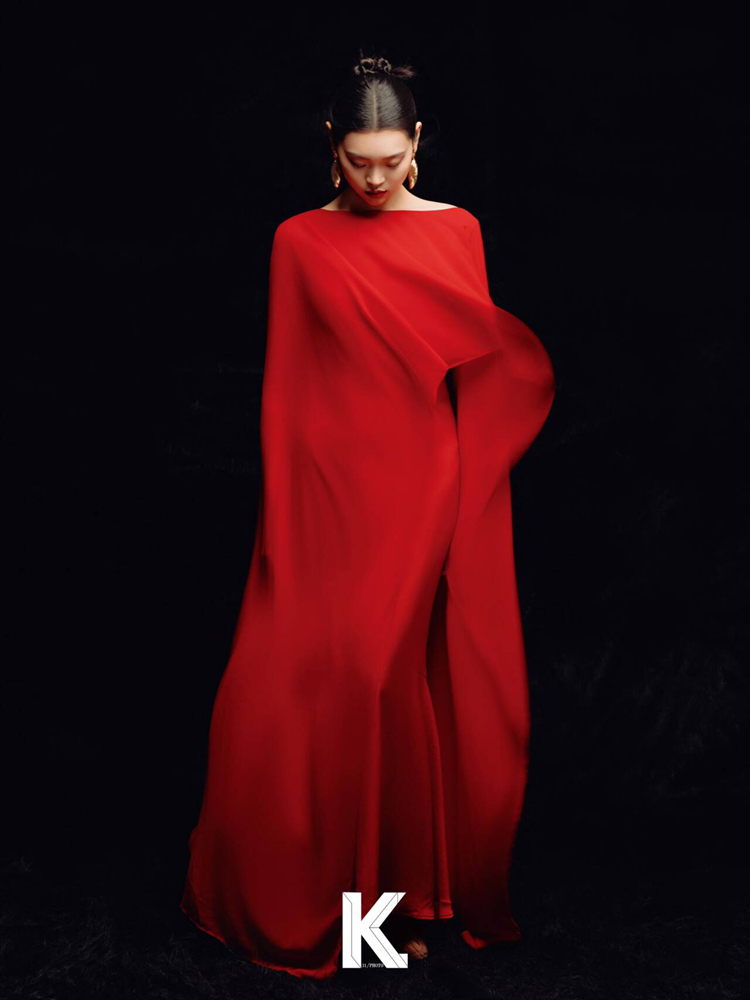 New Ethnic Fashion - แฟชั่นใหม่ปี 2026 ชุดถ่ายภาพพอร์ตเทรตสไตล์เรโทรสุดหรูสีแดง ชุดการแสดงบนเวทีสไตล์ชาติพันธุ์สำหรับผู้หญิง