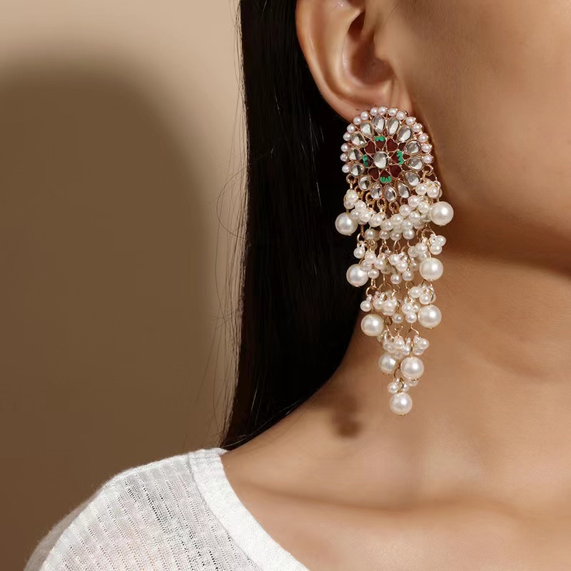 Ethnic Indian Fashion - ที่ไม่ซ้ำกันเกินจริงสไตล์ที่แปลกใหม่ของผู้หญิงชาติพันธุ์เจ้าสาวเจ้าสาว kundan ต่างหูไข่มุกอินเดีย bahubali ต่างหูรูปหยดน้ำเครื่องประดับแฟชั่น