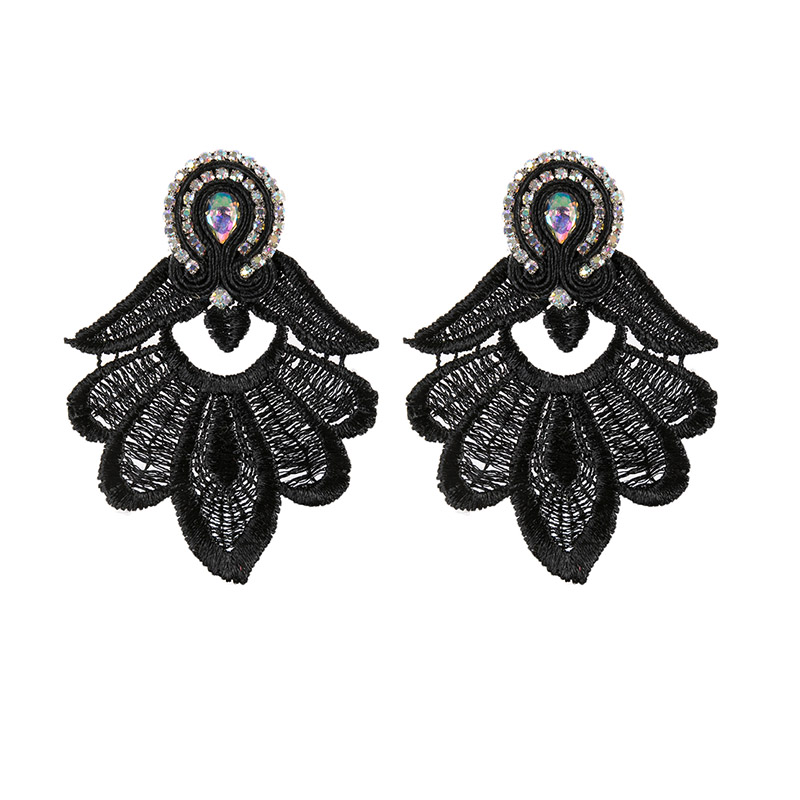 Ethnic Fashion Trend - ต่างหูแฟชั่นสำหรับผู้หญิง เครื่องประดับอัญมณี ต่างหูซูตาช ต่างหูลูกไม้ห้อยระย้า ต่างหูเจ้าสาวหลากสีสัน เทรนด์ใหม่