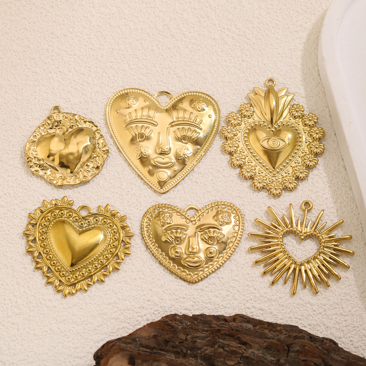 จี้รูปหัวใจสแตนเลสเคลือบทอง PV - Ethnic Fashion Jewellery บทวิจารณ์และราคา